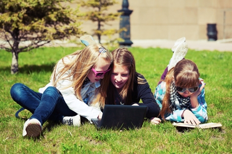 Res_4012460_children_computer